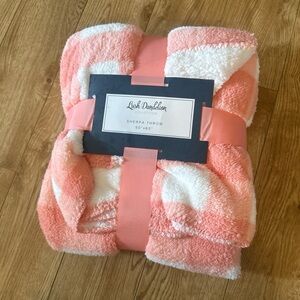 Lush Dandelion Plaid Sherpa Throw Blanket